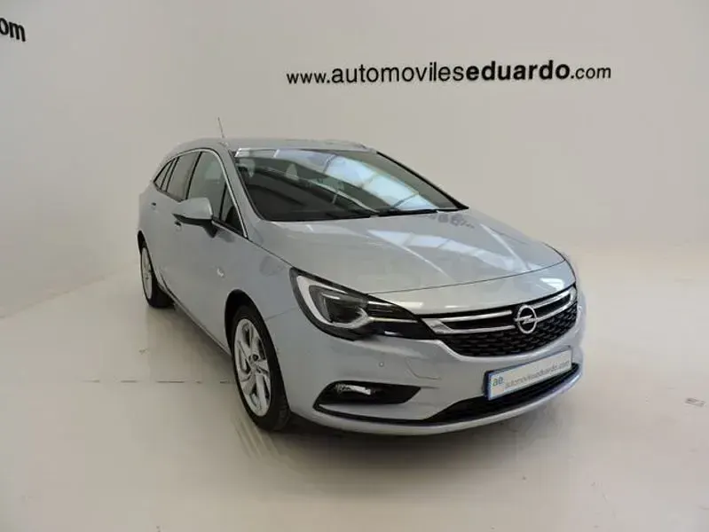 Usado Opel Astra Dynamic 150 CV (110 kW) 2017 Gris / plata Familiar