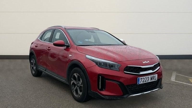Usado Kia XCeed 136 CV (100 kW) 2024 Rojo SUV