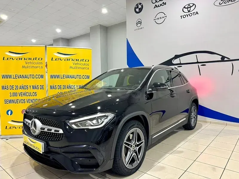 Usado Mercedes GLA250 218 CV (160 kW) 2022 Negro SUV
