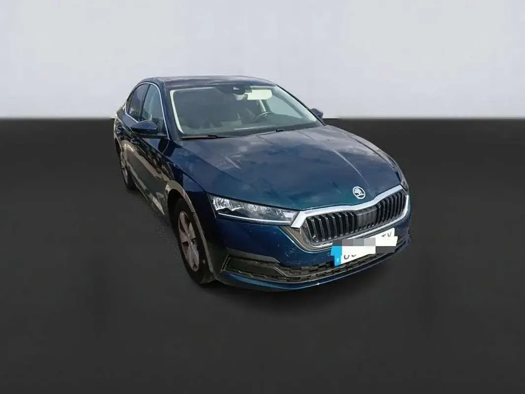 Usado Skoda Octavia Ambition 116 CV (85 kW) 2021 Azul Berlina