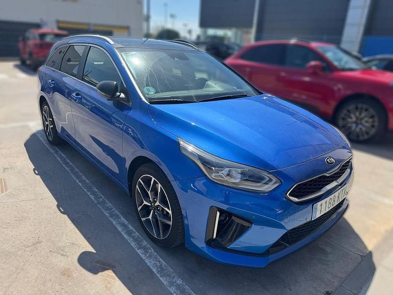 Usado Kia Ceed GT GT-Line 115 CV (84 kW) 2019 Azul Familiar