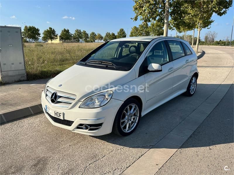 Blanco Usado 2011 Mercedes B180 Sport Edition Monovolumen | 8199 € (Precio justo) - Imagen 1/4
