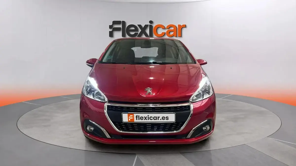 Usado Peugeot 208 Active 82 CV (60 kW) 2019 Granate Utilitario