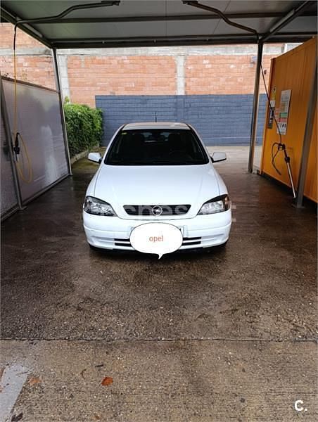 Usado Opel Astra Edition 100 CV (73 kW) 2003 Blanco Berlina