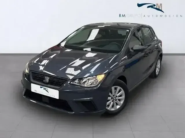 Usado Seat Ibiza Reference 90 CV (66 kW) 2021 Gris Utilitario