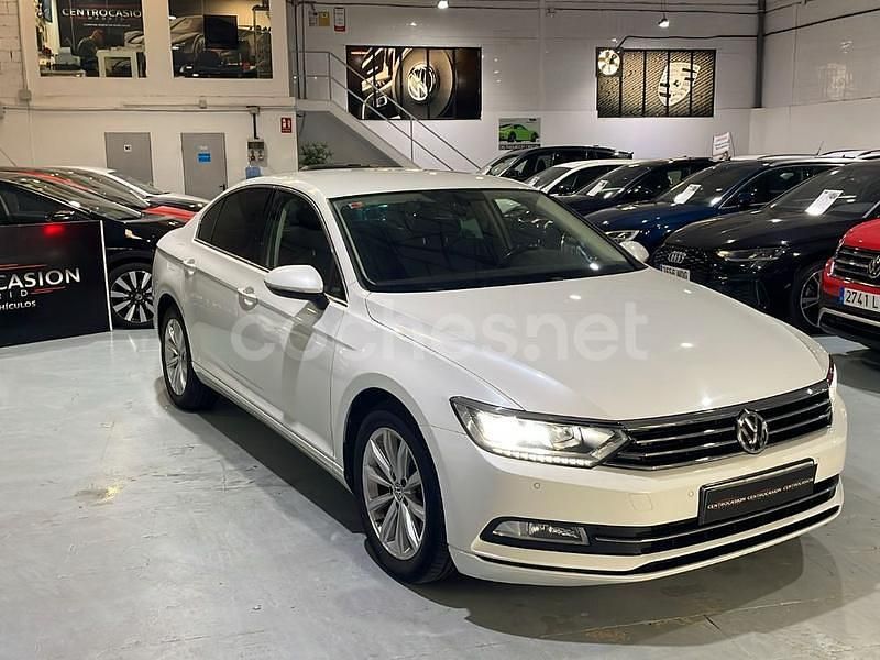 Blanco Usado 2019 VW Passat Advance Berlina | 14.990 € (Precio justo) - Imagen 1/4