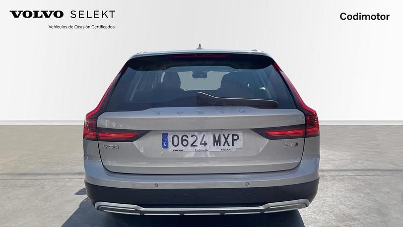 Usado Volvo V90 CC Core 197 CV (144 kW) 2024 Plateado Familiar