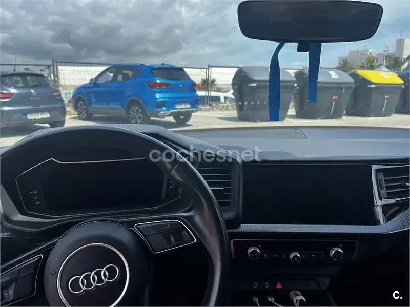 Usado Audi A1 Sportback 110 CV (80 kW) 2023 Gris / plata Utilitario