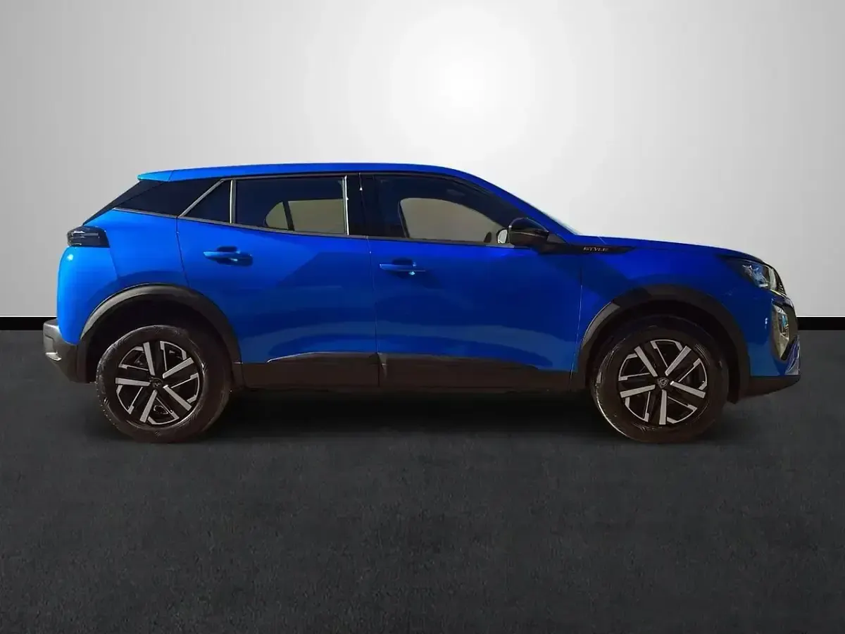 Usado Peugeot 2008 Allure 102 CV (75 kW) 2024 Azul SUV