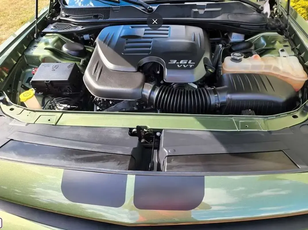 Usado Dodge Challenger 374 CV (275 kW) 2018 Verde Coupe