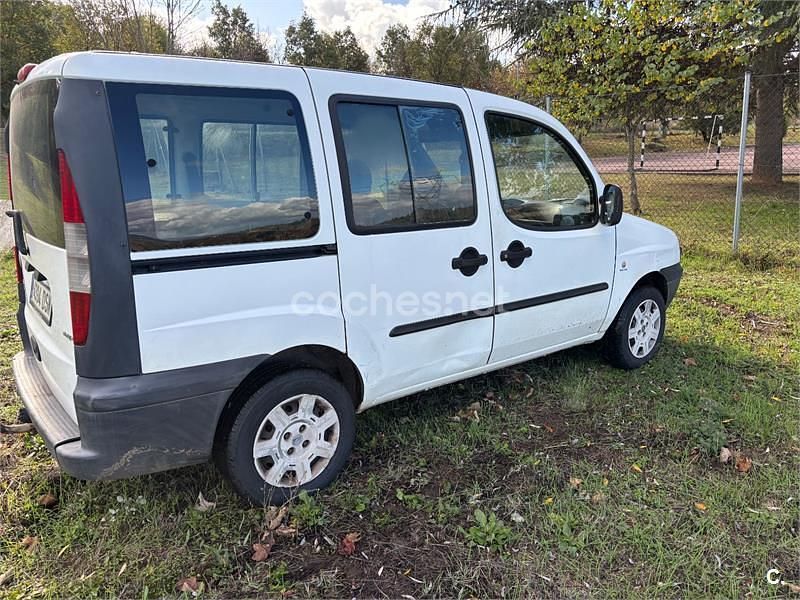 Usado Fiat Doblò Active 75 CV (55 kW) 2009 Blanco Monovolumen