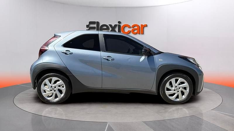 Usado Toyota Aygo X 72 CV (52 kW) 2024 Azul SUV