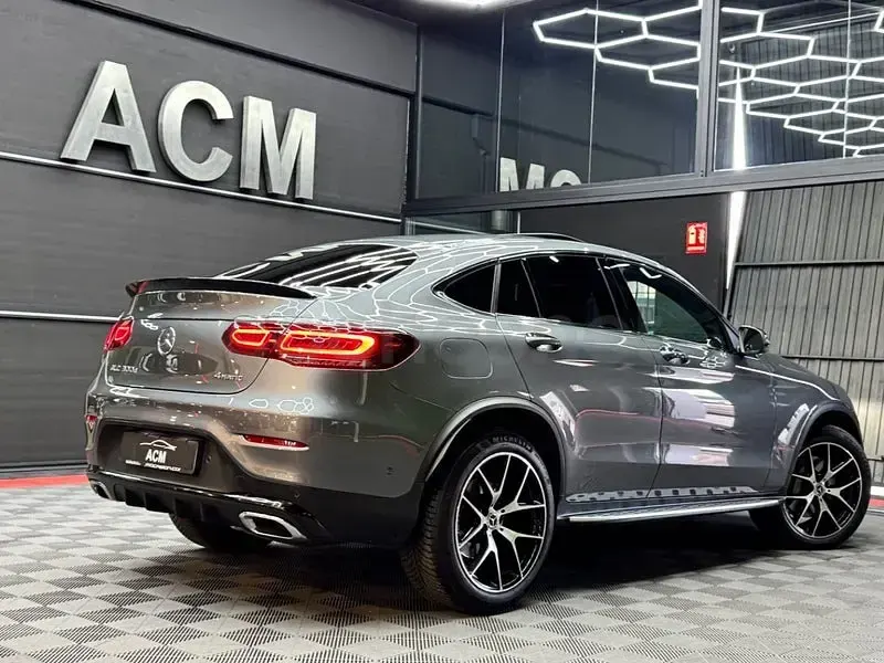 Usado Mercedes GLC300 245 CV (180 kW) 2022 Gris / plata SUV