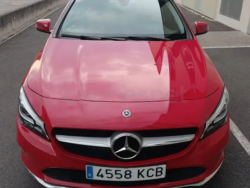 Usado Mercedes CLA180 Urban 122 CV (89 kW) 2017 Rojo Coupe