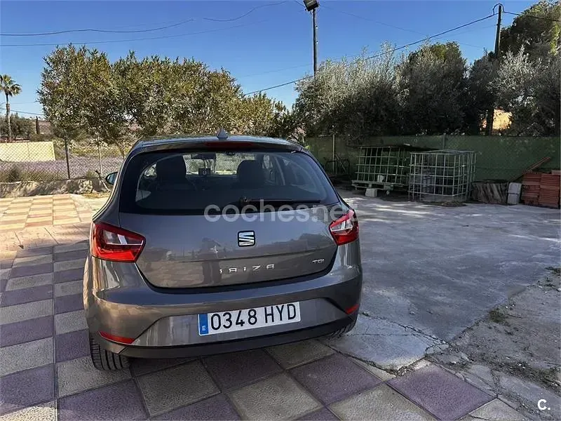 Usado Seat Ibiza I-Tech 90 CV (66 kW) 2014 Gris / plata Berlina