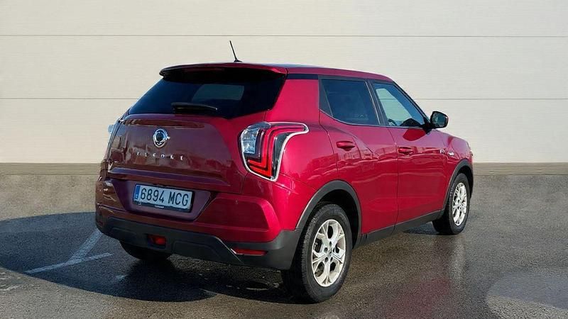 Usado Ssangyong (KGM) Tivoli 163 CV (119 kW) 2022 Rojo SUV