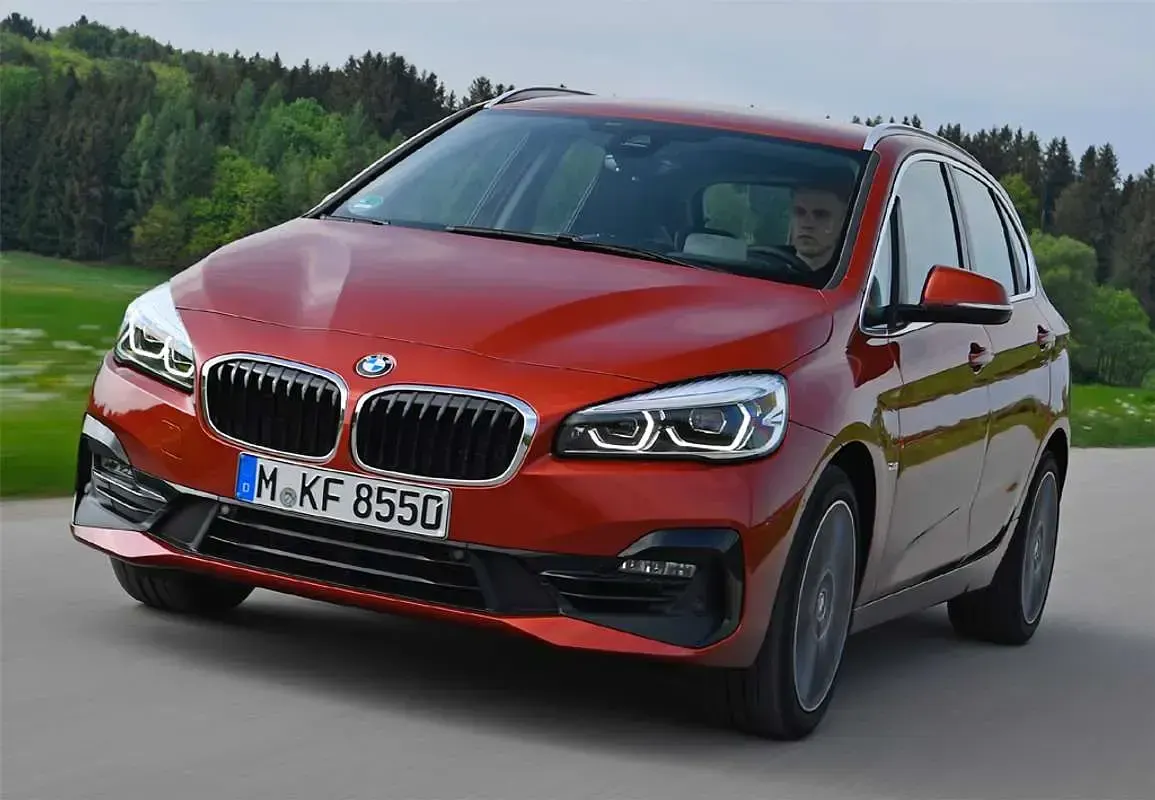 Usado BMW 216 Active Tourer 116 CV (85 kW) 2020 Negro Monovolumen