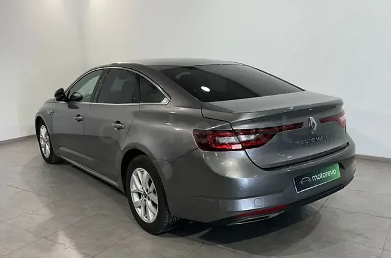 Usado Renault Talisman LIMITED 120 CV (88 kW) 2019 Gris / plata Berlina