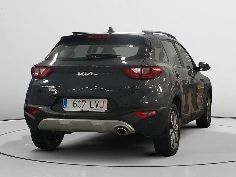 Usado Kia Stonic 121 CV (88 kW) 2021 Gris SUV