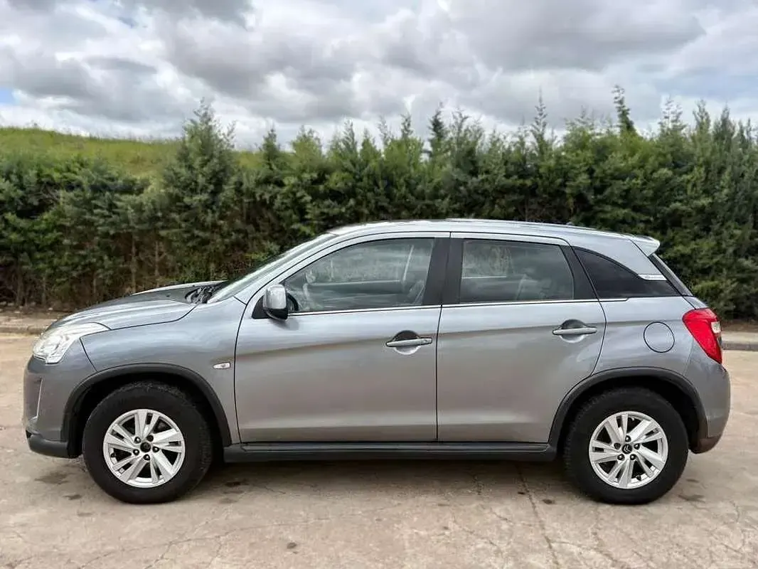 Usado Citroën C4 Aircross Attraction 114 CV (83 kW) 2013 Gris / plata SUV