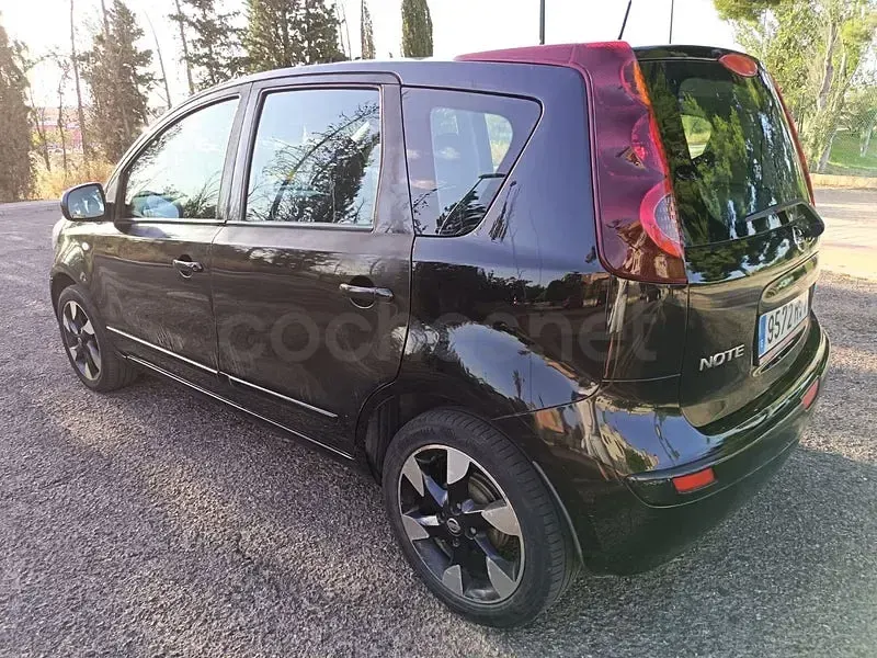 Usado Nissan Note Acenta 90 CV (66 kW) 2014 Negro Utilitario