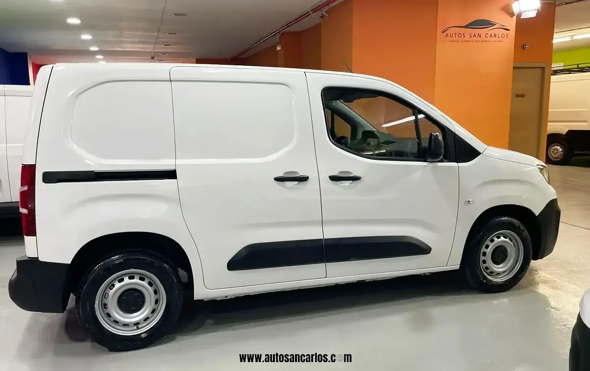 Usado Peugeot Partner 100 CV (73 kW) 2020 Blanco Monovolumen
