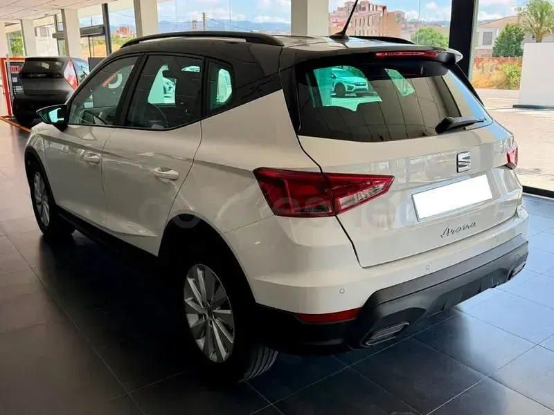 Usado Seat Arona Style 115 CV (84 kW) 2025 Blanco SUV