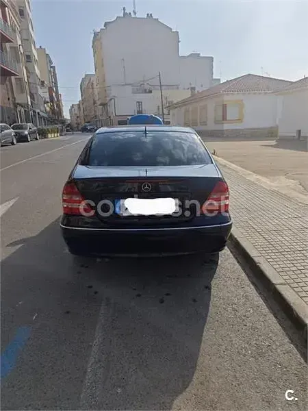 Usado Mercedes C200 Elegance 163 CV (119 kW) 2005 Azul Berlina