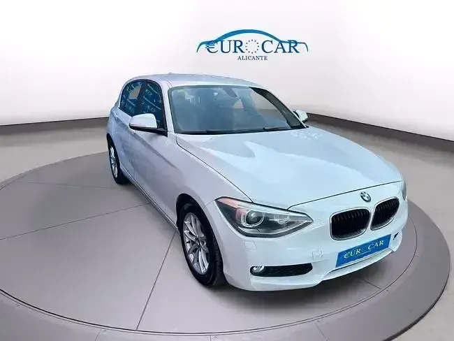 Używany BMW 118 Sport Line 170 KM (125 kW) 2011 Biały Hatchback