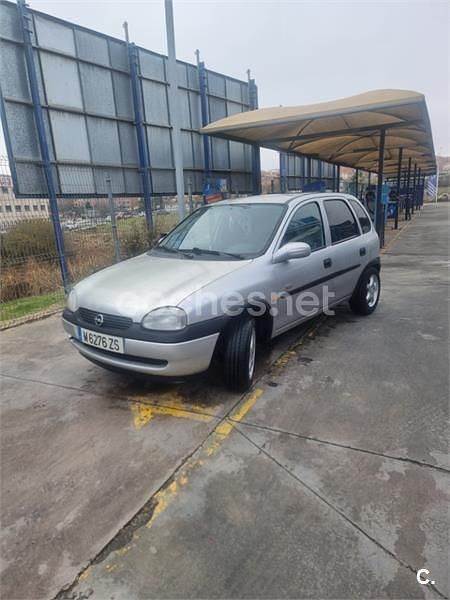 Usado Opel Corsa Edition 60 CV (44 kW) 2000 Gris / plata Berlina