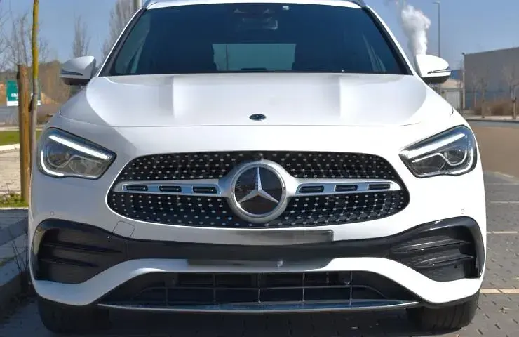 Usado Mercedes GLA250 Advantage 218 CV (160 kW) 2020 Gris SUV
