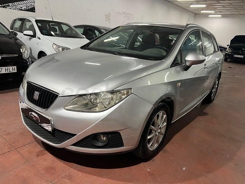 Usado Seat Ibiza ST Reference 90 CV (66 kW) 2010 Gris / plata Familiar