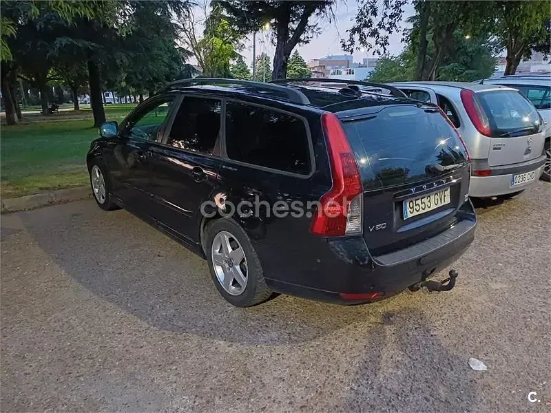 Usado Volvo V50 Drive Kinetic 109 CV (80 kW) 2010 Negro Familiar
