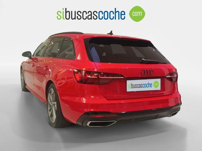 Usado Audi A4 S-Line 163 CV (119 kW) 2024 Rojo Familiar