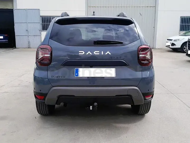 Usado Dacia Duster Journey 150 CV (110 kW) 2024 Gris / plata SUV