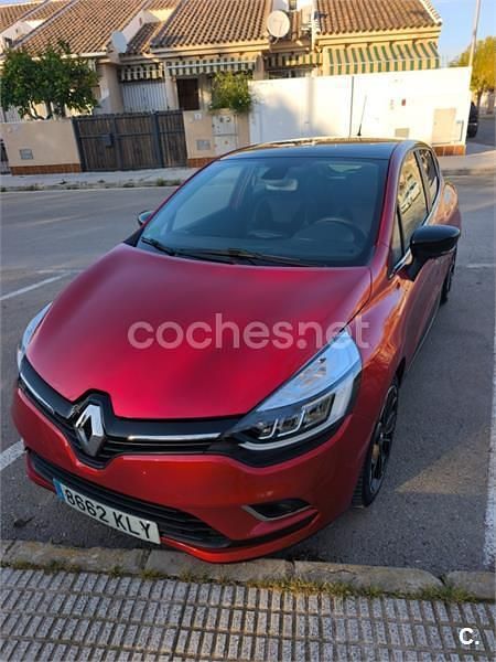 Usado Renault Clio IV Zen 120 CV (88 kW) 2018 Rojo Berlina