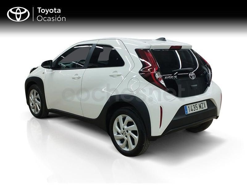 Usado Toyota Aygo X Play 72 CV (52 kW) 2025 Blanco SUV