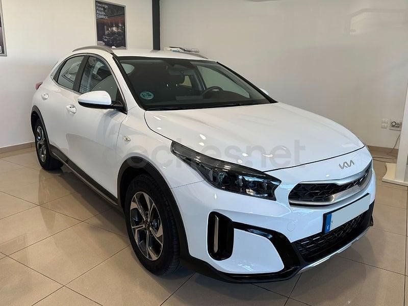 Usado Kia XCeed 100 CV (73 kW) 2025 Blanco SUV