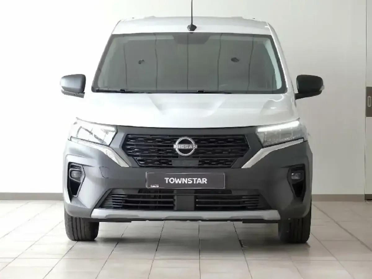 Usado Nissan Townstar Comfort 95 kW (130 CV) 2022 Blanco mineral s?lido Van