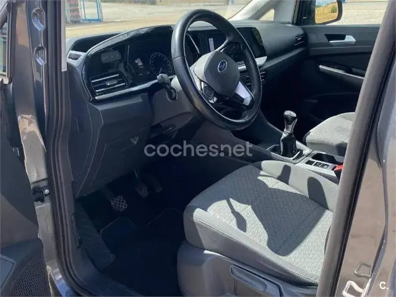 Usado Ford Tourneo Connect Titanium 122 CV (89 kW) 2022 Gris / plata Monovolumen