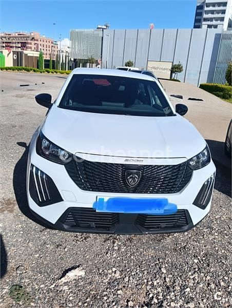 Usado Peugeot 2008 Active 100 CV (73 kW) 2024 Blanco SUV