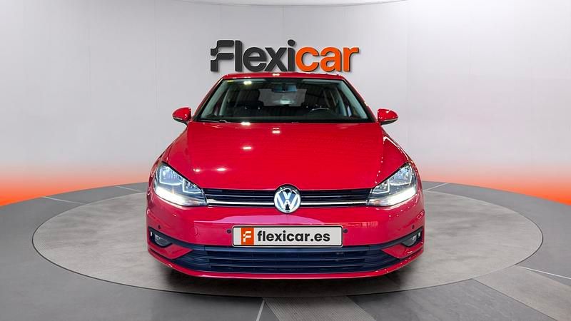 Usado VW Golf VII Advance 116 HP (85 kW) 2019 Vermelho Sedan
