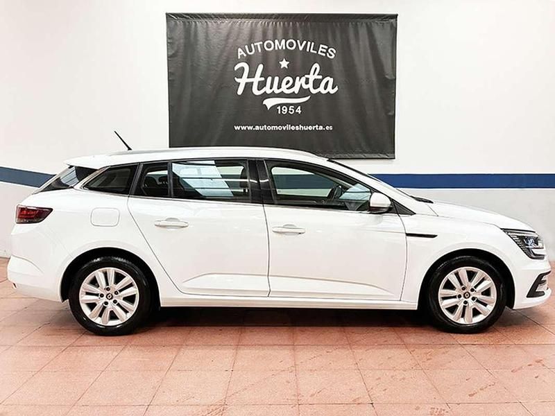 Usado Renault Mégane GrandTour Business 116 CV (85 kW) 2021 Blanco Familiar