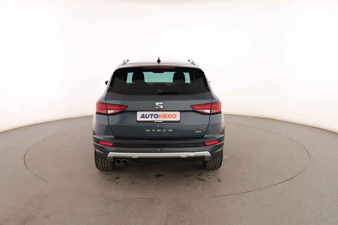 Usado Seat Ateca 4Drive 190 CV (139 kW) 2018 Gris SUV