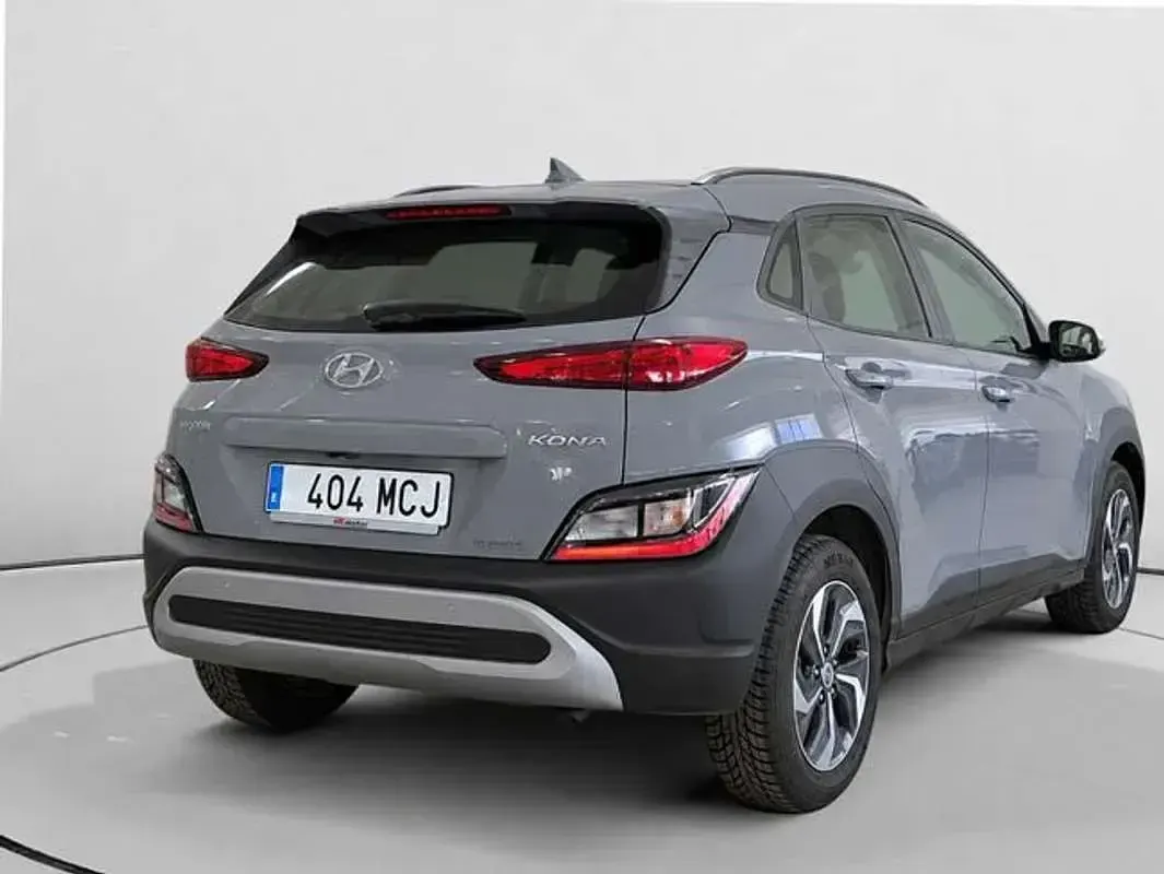 Usado Hyundai Kona 141 CV (103 kW) 2022 Gris SUV