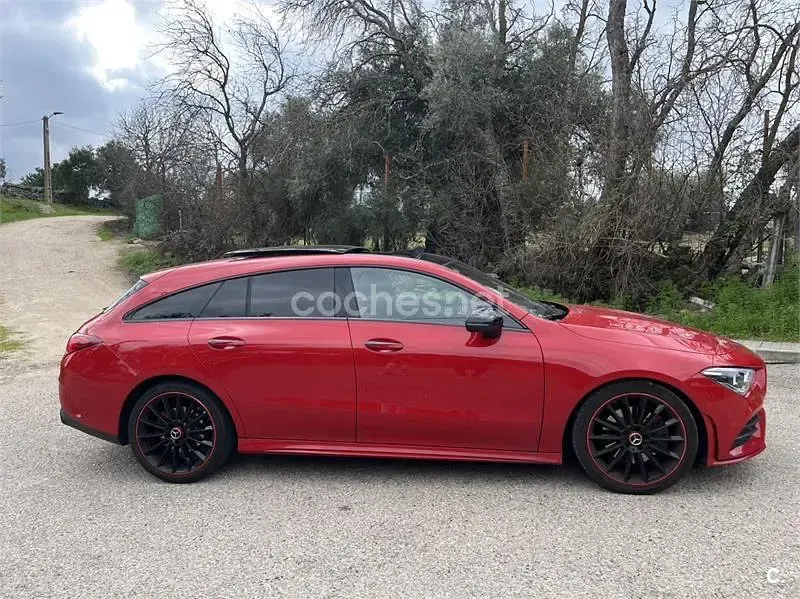 Usado Mercedes CLA200 Shooting Brake 163 CV (119 kW) 2021 Rojo Familiar