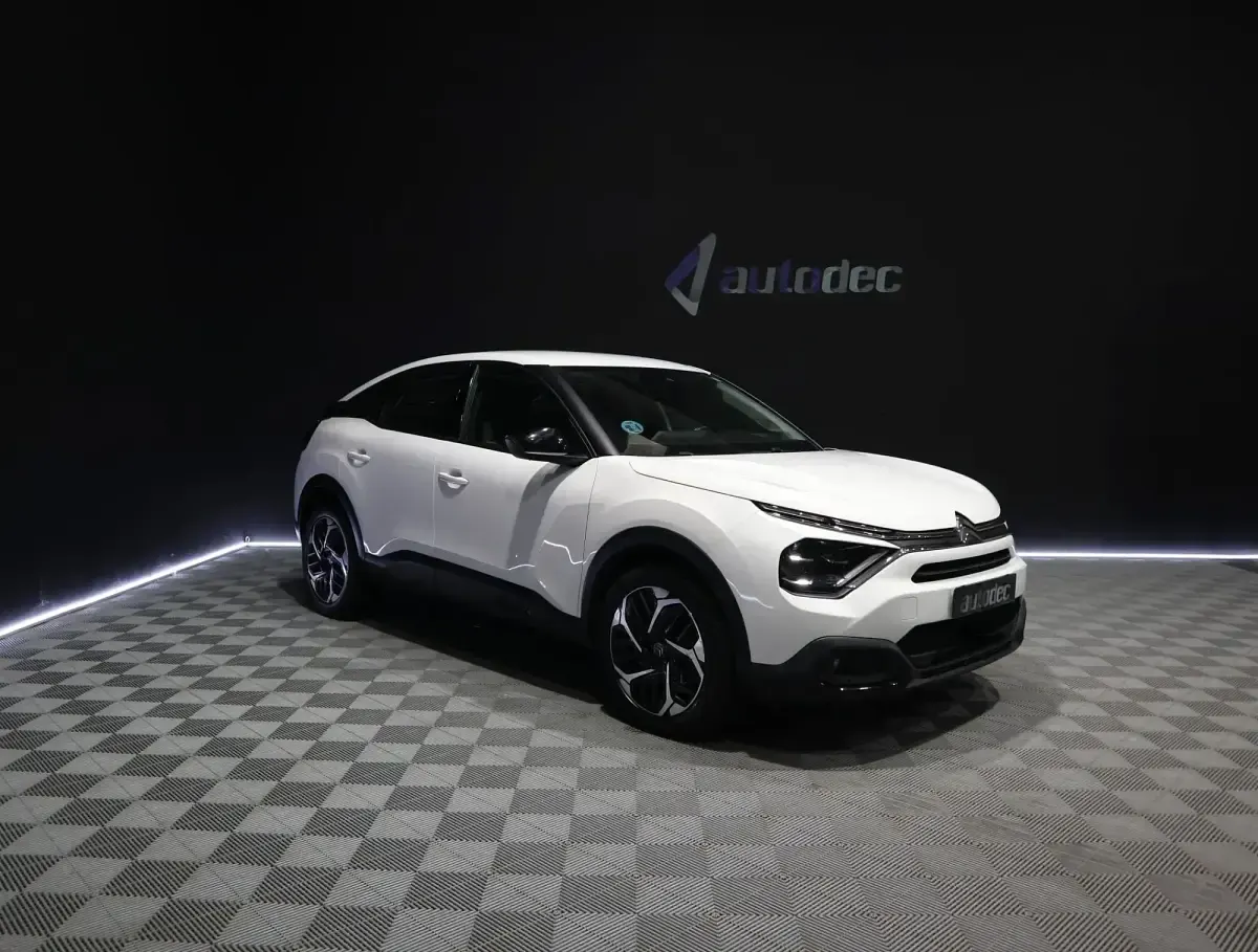 Usado Citroën C4 Feel 131 CV (96 kW) 2022 Blanco Berlina
