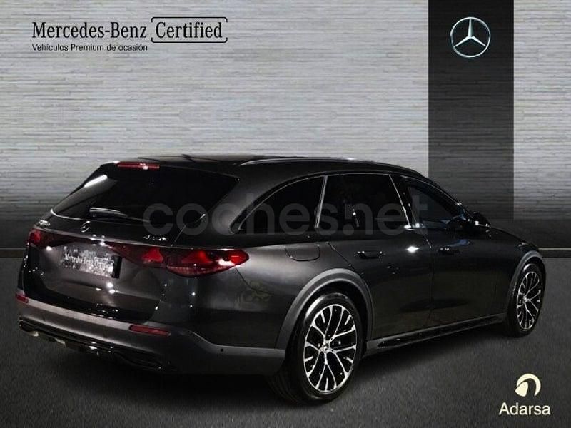 Usado Mercedes E300 313 CV (230 kW) 2025 Negro obsidiana Familiar