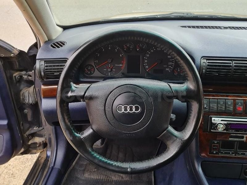 Usado Audi A4 Ambiente 150 CV (110 kW) 2000 Azul Berlina