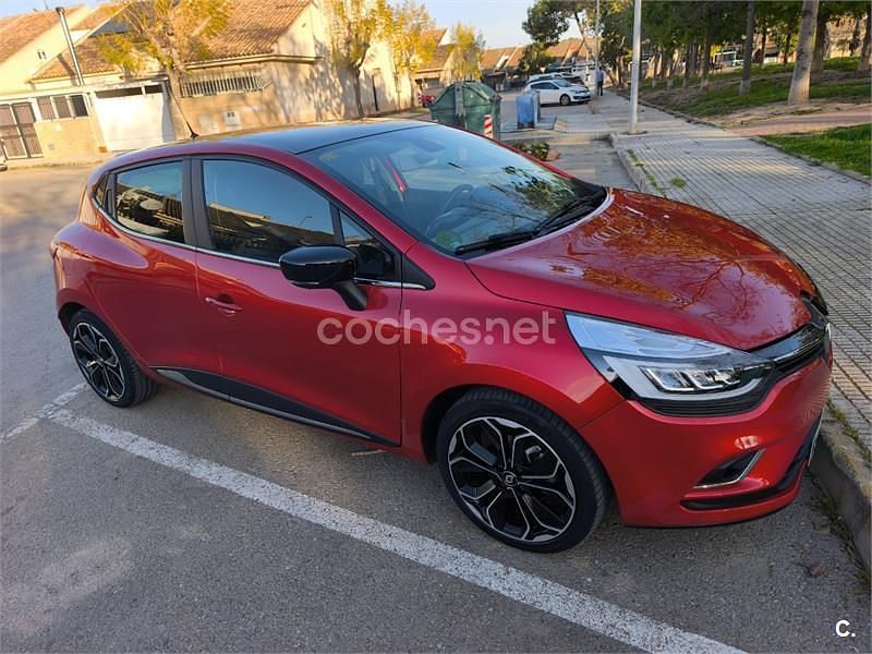 Usado Renault Clio IV Zen 120 CV (88 kW) 2018 Rojo Berlina